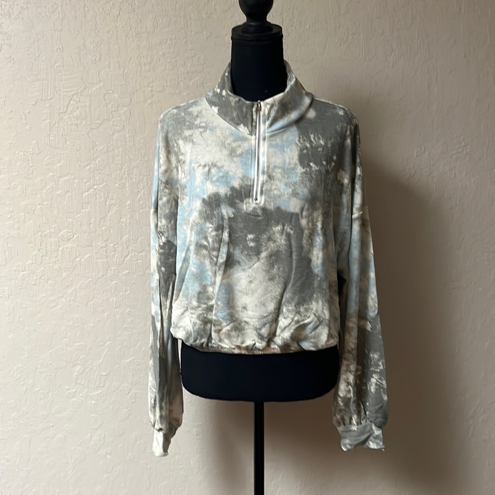 Abound‎ Tie-Dye Quarter-Zip Pullover in Gray and Cream